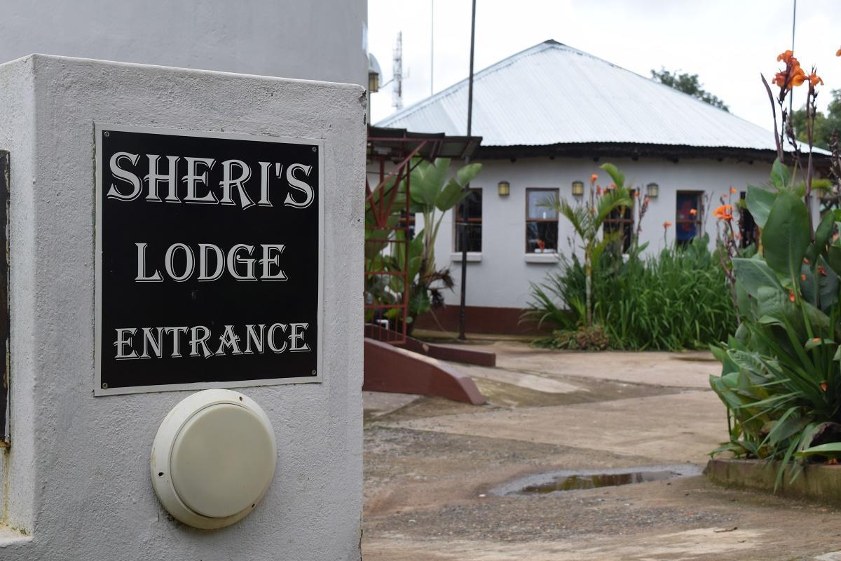 Sheri'S Lodge & Backpackers جراسكوب المظهر الخارجي الصورة